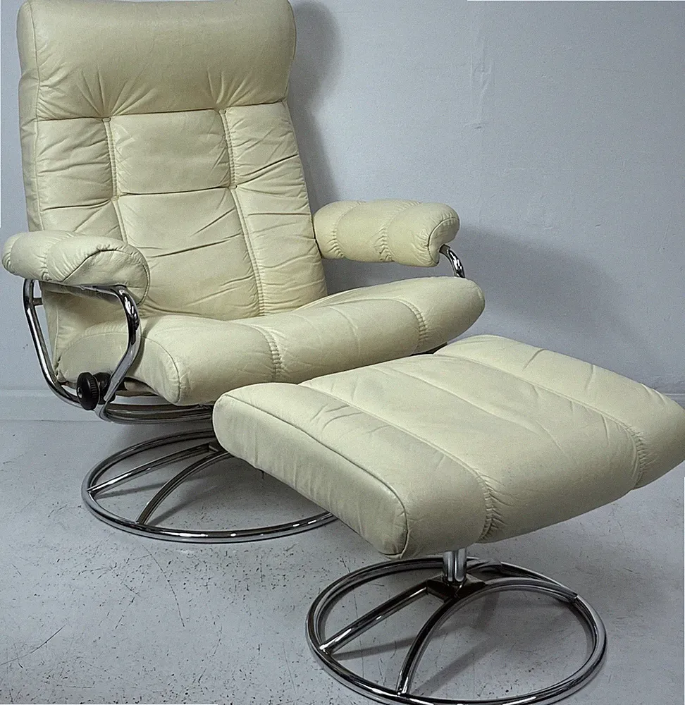 1970's Vintage Mid Century Ekornes Stressless Recliner Ottoman Cream Leather