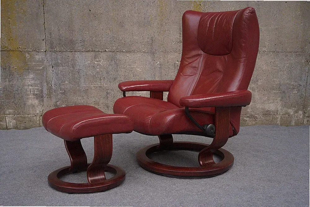 Danish Modern Ekornes Stressless Large Eagle Classic Recliner Chair & Ottoman