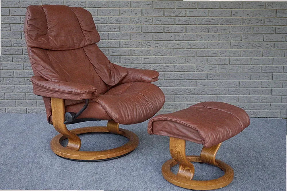 Danish Modern Ekornes Stressless Reno Large Recliner Chair in in Brown Leather