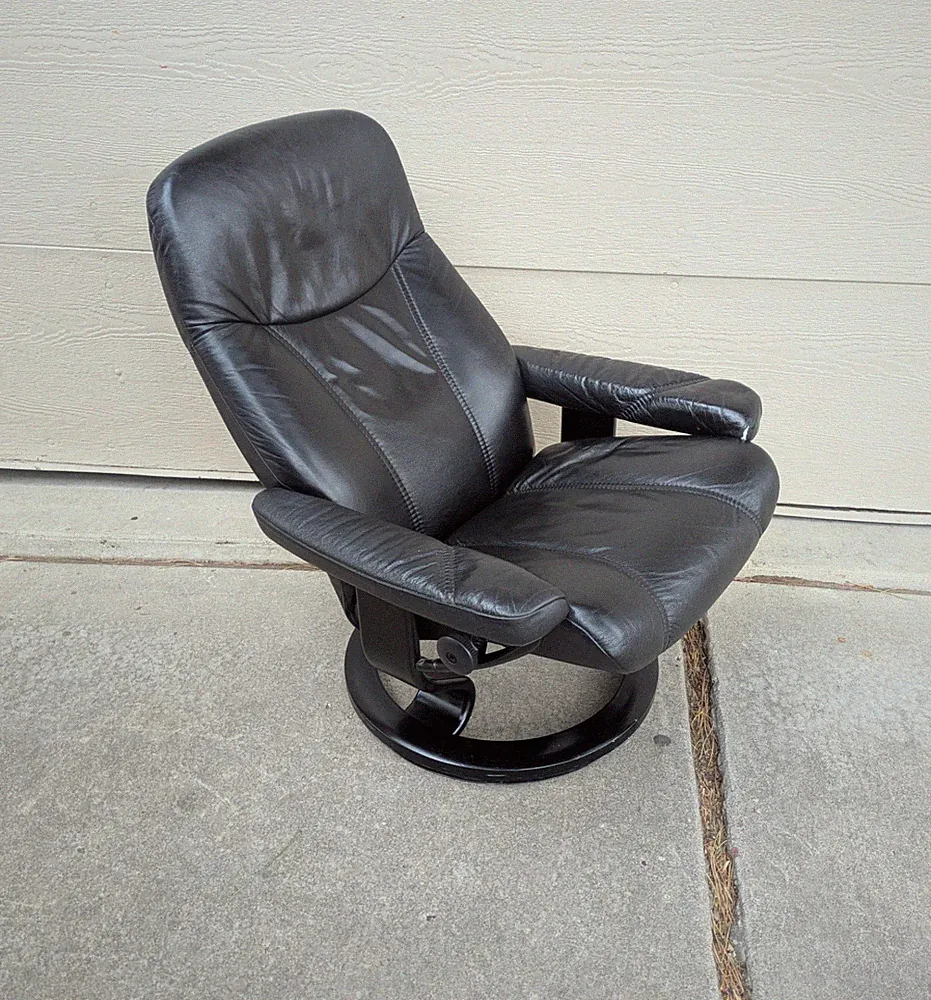 Ekornes Stressless Consul Black Leather Recliner Lounge Arm Chair MEDIUM B