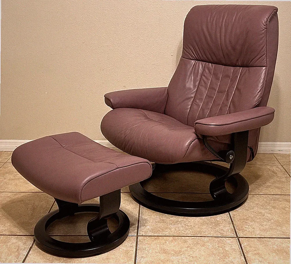Ekornes Stressless ‘Crown’ Leather Recliner Chair & Ottoman Large Norway