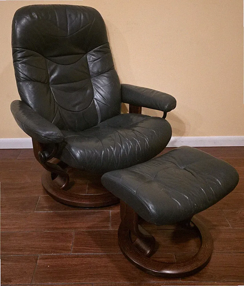 Ekornes Stressless Large "Grand Concord" Green Leather Swivel Recliner & Ottoman