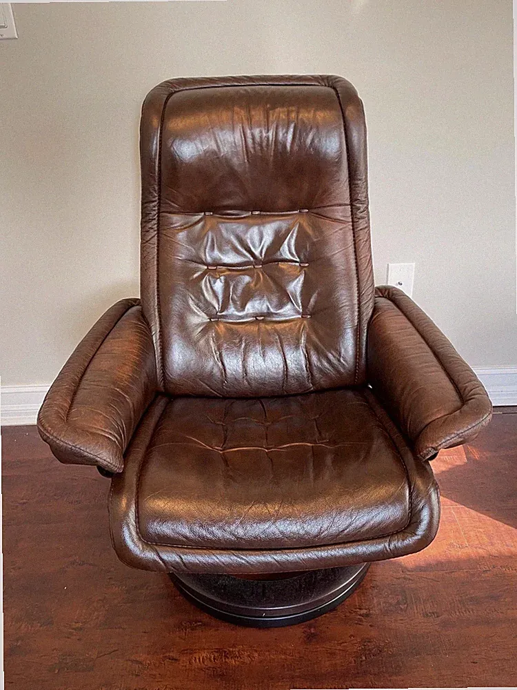 Ekornes Stressless Leather Recliner Chair & Ottoman Medium Brown