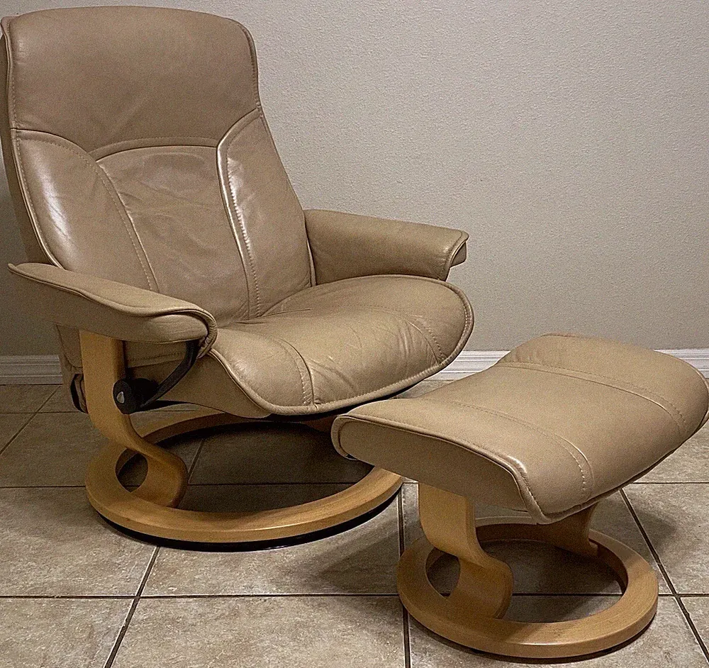 Ekornes Stressless Leather Recliner ‘Governor’ Chair & Ottoman Large Model