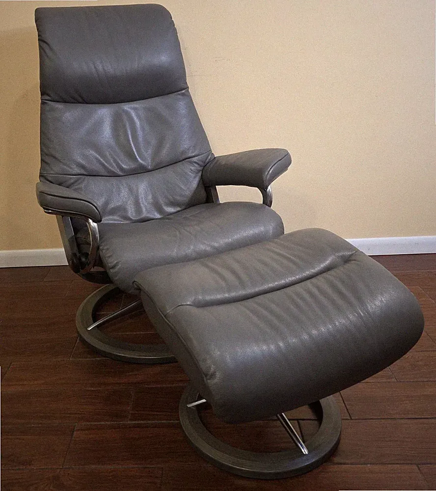 Ekornes Stressless Medium Grey Leather "View" Swivel Recliner and Ottoman
