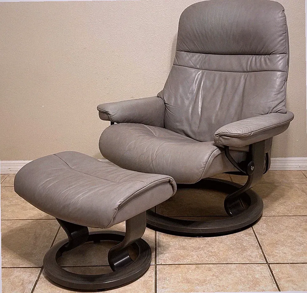 Ekornes Stressless ‘Sunrise’ Leather Recliner Chair & Ottoman Large Norway