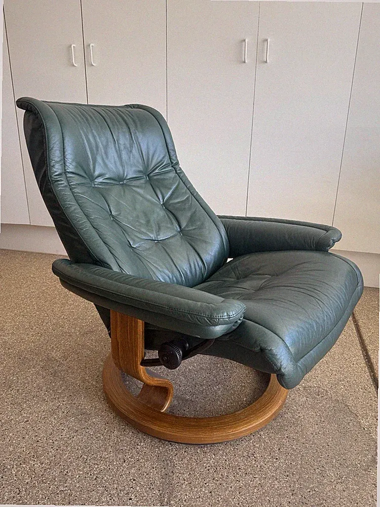 Stressless Leather Recliners