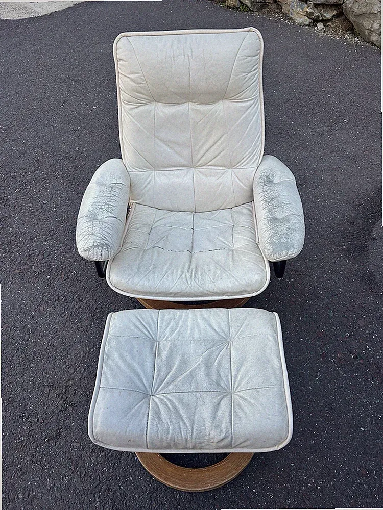 Stressless White Leather Recliner Chair w/ Ottoman, Wood Frame, Swivel Needs TLC