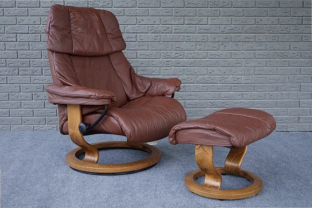 Vintage Ekornes Stressless Reno Large Recliner Chair in Brown Brown Leather